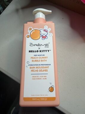 Creme Hello Kitty Peach Scented